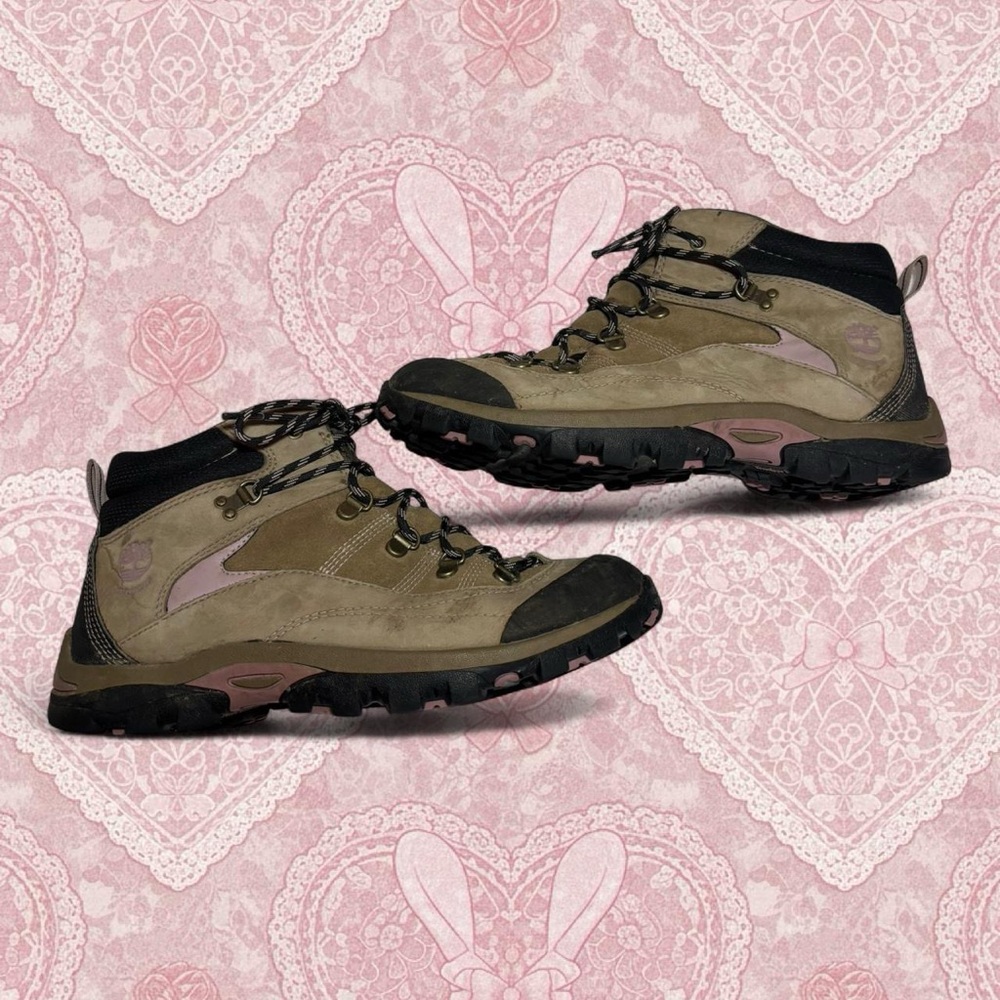 Tan and brown RARE timberland boots with pink accents
